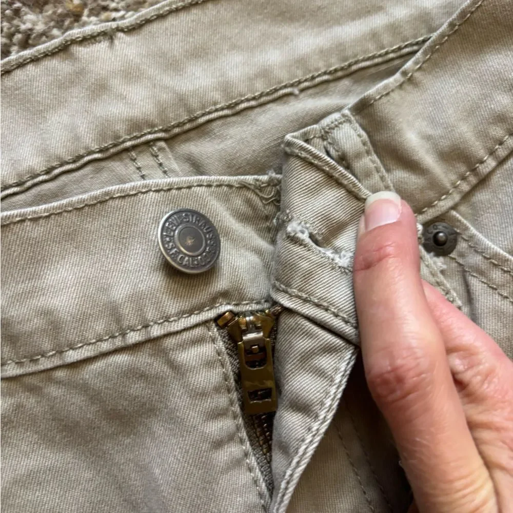 Levi’s 541 Jeans Tan Men’s Size 34 32‎